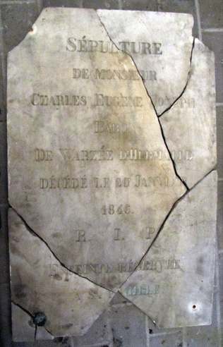 la plaque de marbre avec l'inscription