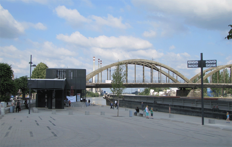 vue de l'embarcadère et du pont
